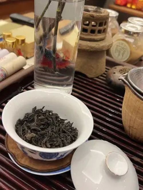 一壺春秋 從飲品到茶道，品味茶葉的萬千世界